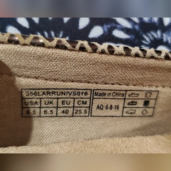 Vionic Women's Bronze Snake Print Leather Loafers. Sz 8.5 - Picture 3 of 6